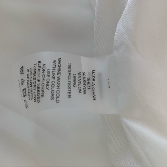 Vince Camuto  NEW women’s solid shorts - size 4 - Picture 13 of 14